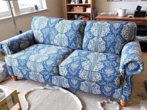 Перетяжка дивана: как вернуть любимой мебели лицо и душу без лишней нервотрёпки