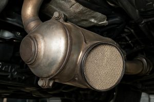 Зачем нужен сажевый фильтр в машине: простыми словами о важной детали